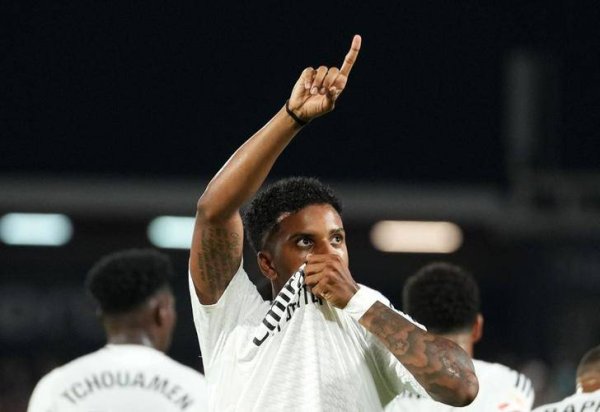 Người ta nói rằng Liverpool đang cầu xin Rodrigo rất nhiều, 