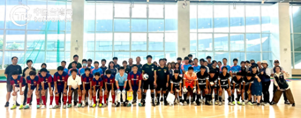 Đưa bóng làm phương tiện truyền thông, những người trẻ từ Hà
